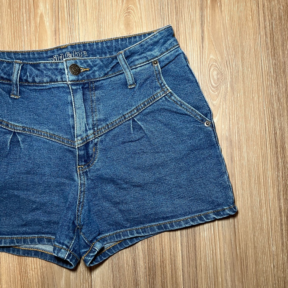 Short Blue Denim Shorts Size 4 - Picture 5 of 6